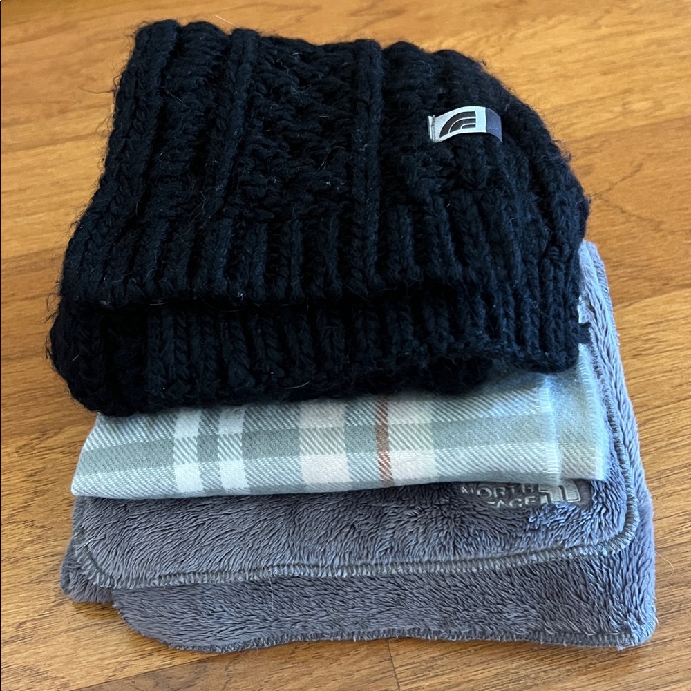 The North Face Black and Gray Scarves Set - Picture 7 of 8